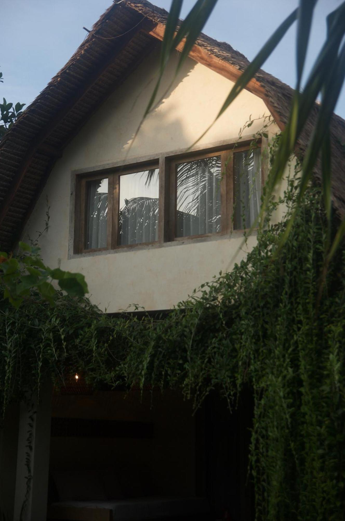 Owa Lodge Areguling Kuta  Buitenkant foto