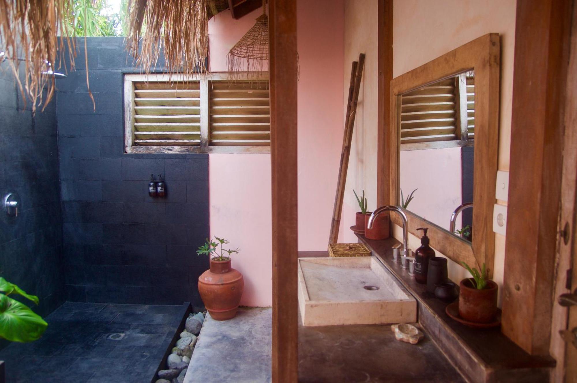 Owa Lodge Areguling Kuta  Kamer foto