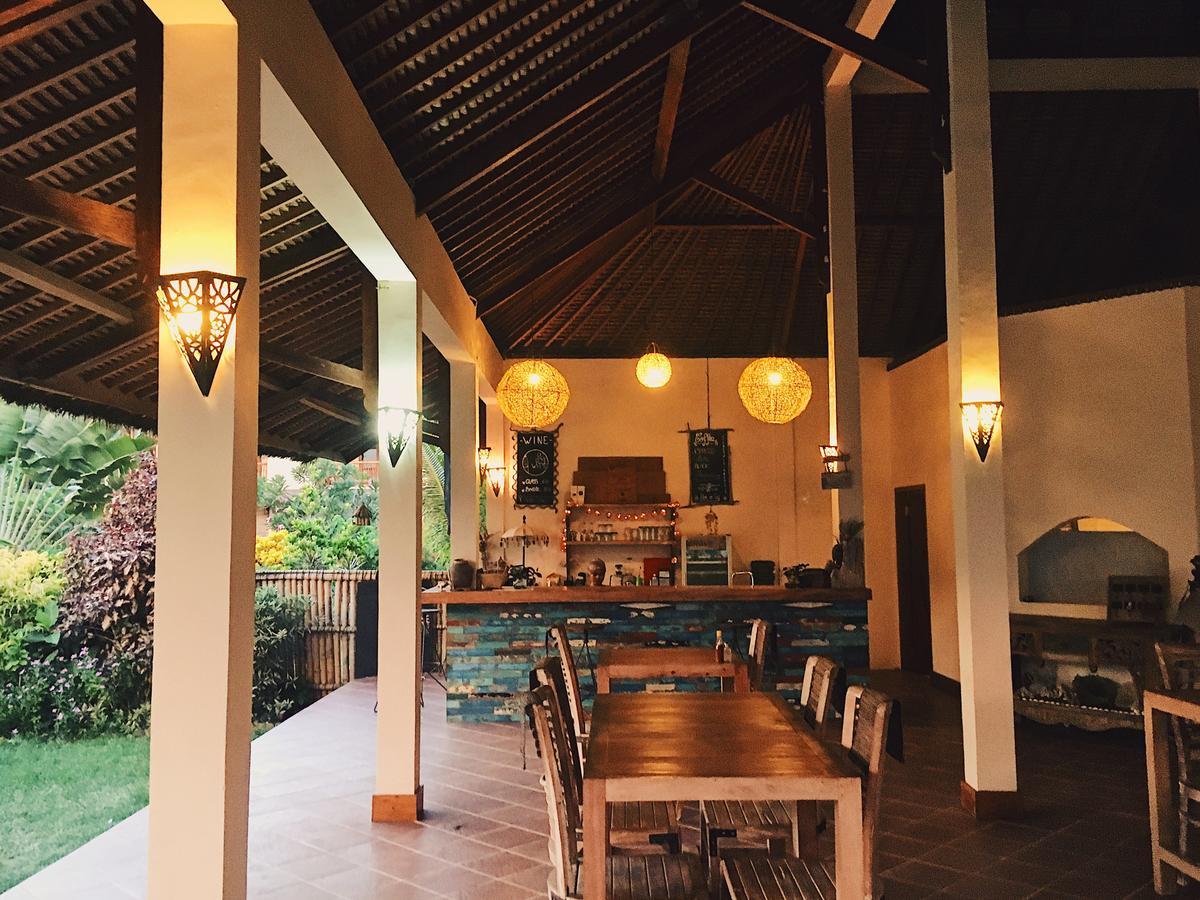 Owa Lodge Areguling Kuta  Buitenkant foto