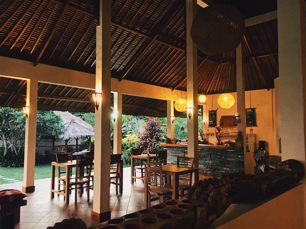 Owa Lodge Areguling Kuta  Buitenkant foto